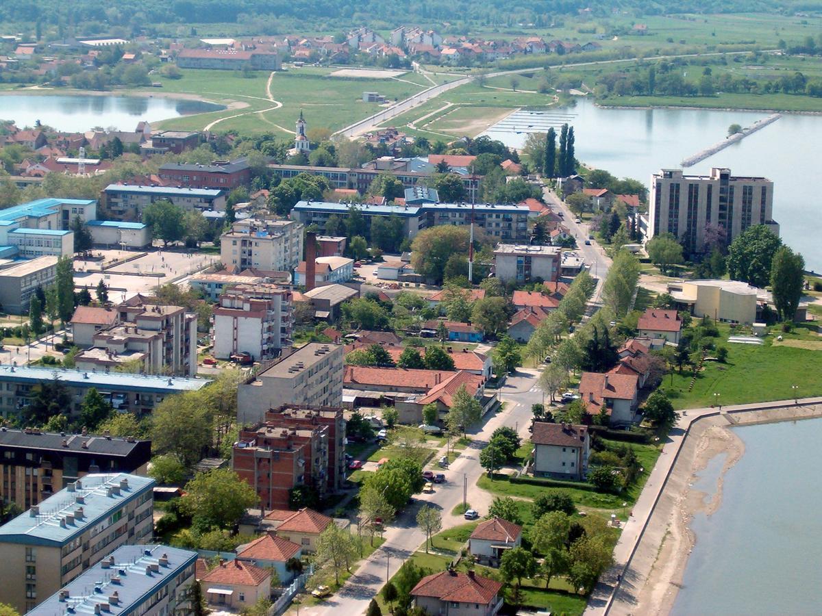 Atrijum Apartments And Rooms Kladovo Bagian luar foto